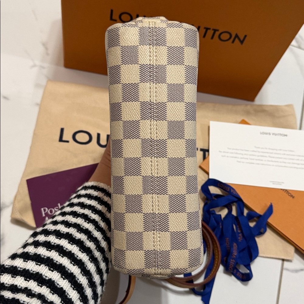 Louis Vuitton Croisette - Picture 10 of 15
